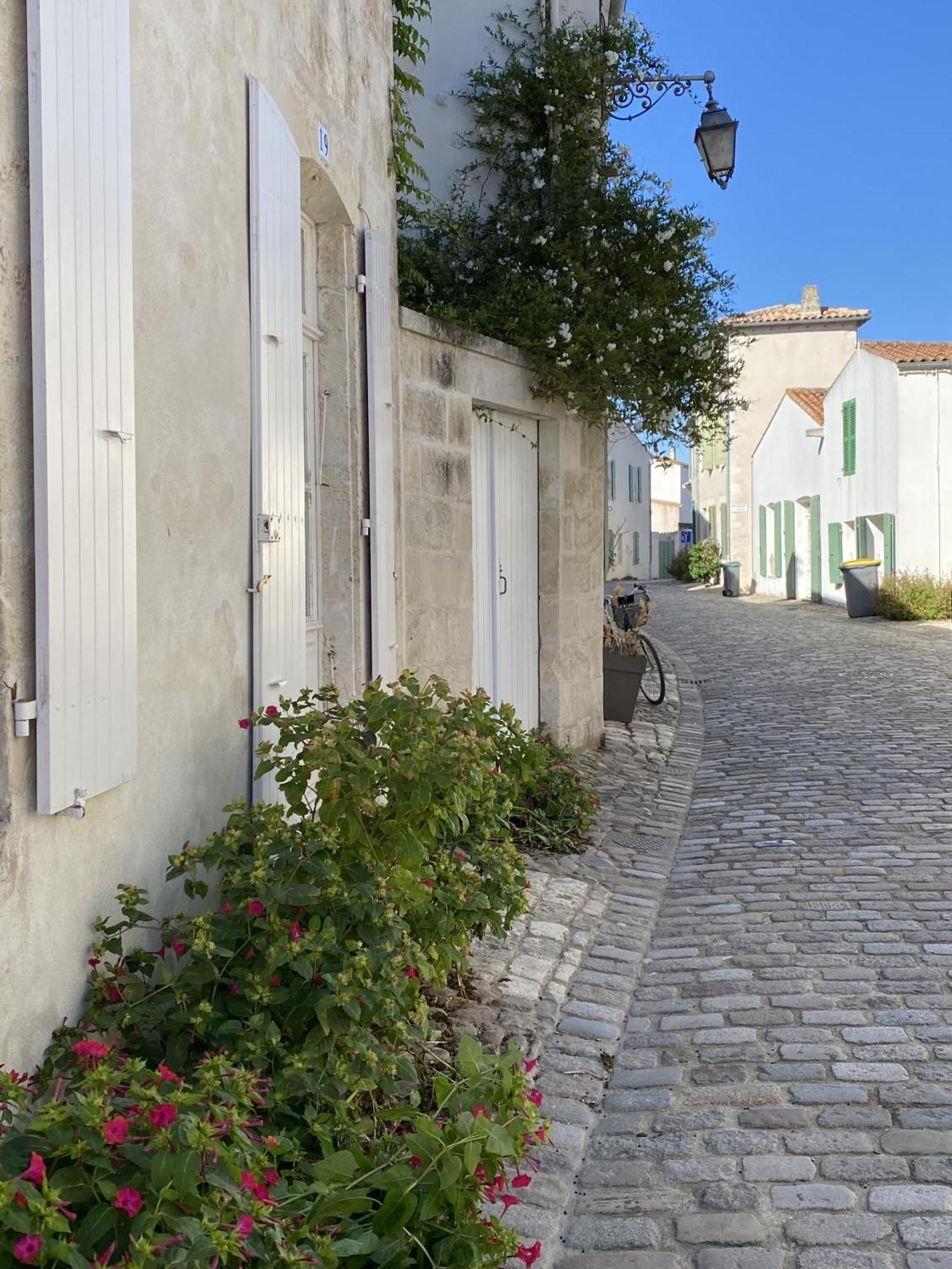 Les Remparts Apartment Saint-Martin-de-Re Exterior photo